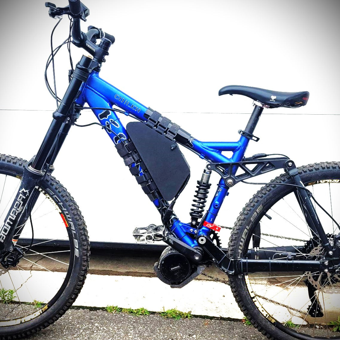 Compact Triangle (Hard Case) Battery - 36/48/52 Volt