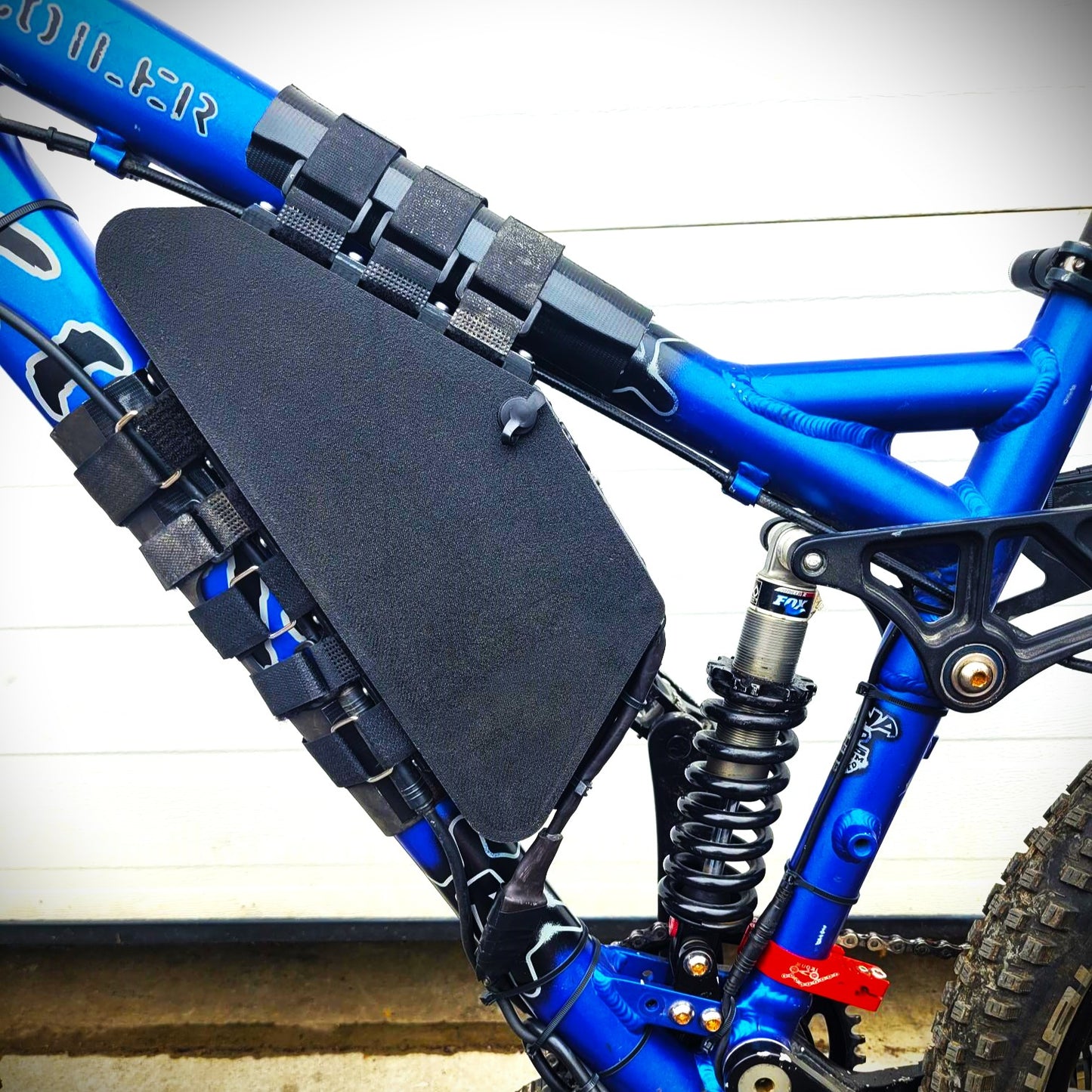 Compact Triangle (Hard Case) Battery - 36/48/52 Volt