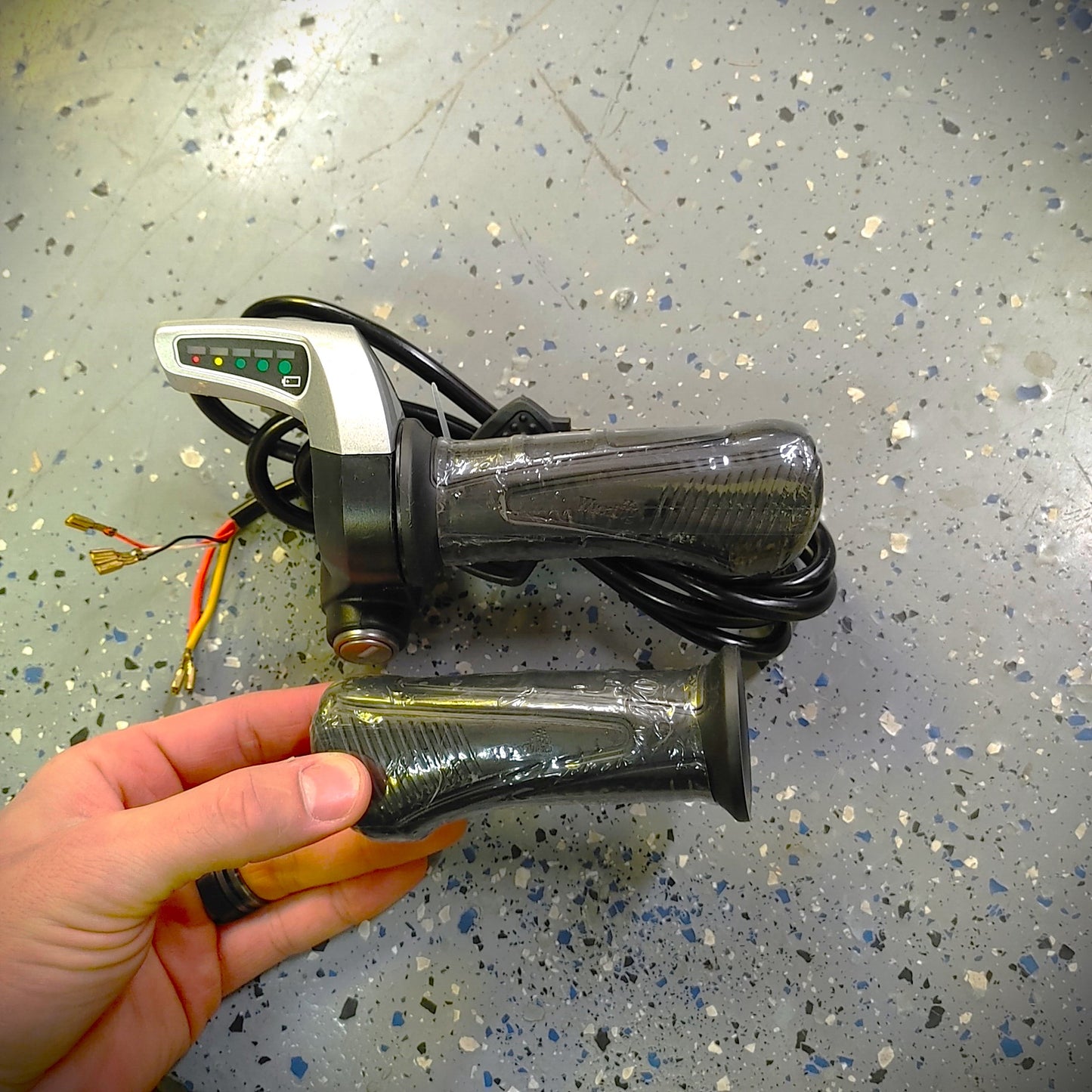 Twist Throttle - Verrouillage à clé + indicateur - Tout-en-un