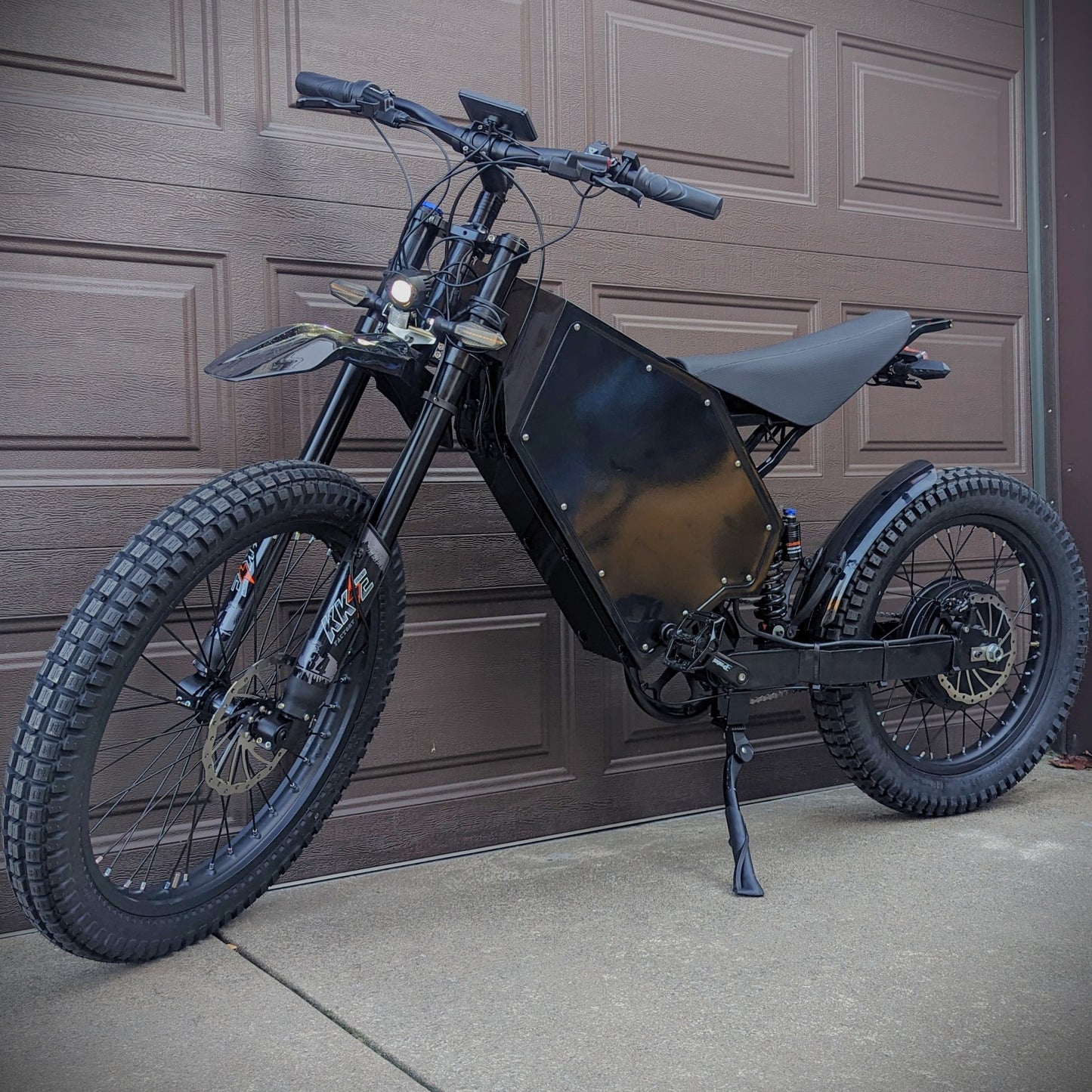 KIT COMPLET - BYO (Construisez votre propre) Stealth Enduro (Bomber) E-Bike