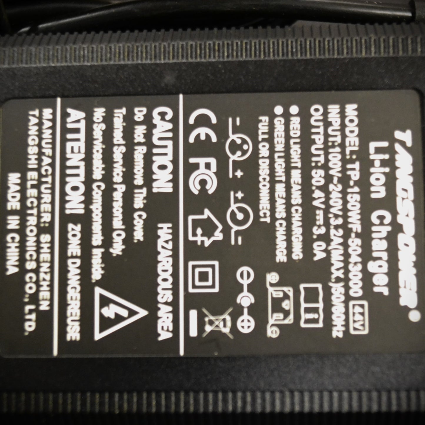 Chargeur - 12S (50,4V) 3 Ampères - Lithium Ion