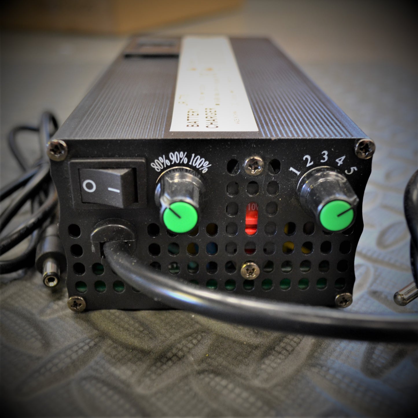 Smart Charger - 60V - Adjustable Current and Voltage
