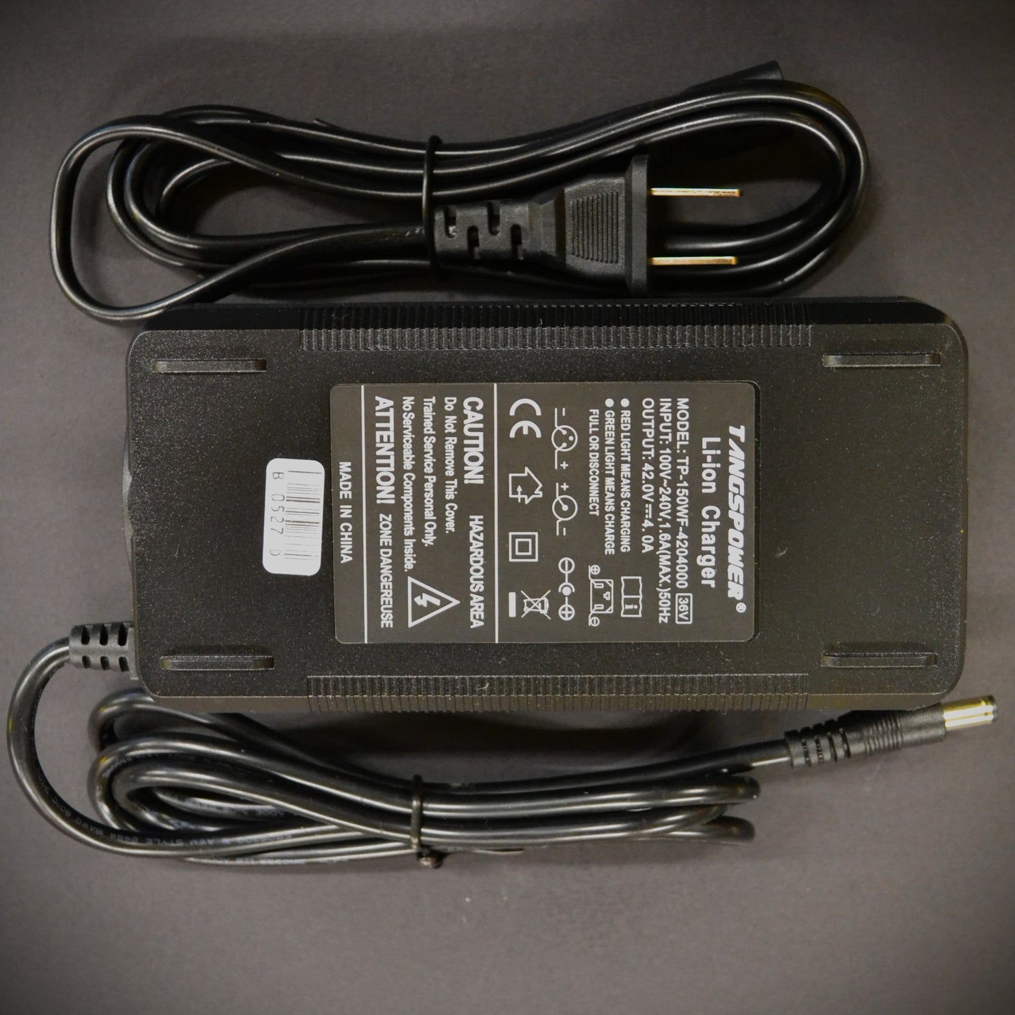 Chargeur de batterie au lithium-ion 36 volts 4 ampères - 42V3A