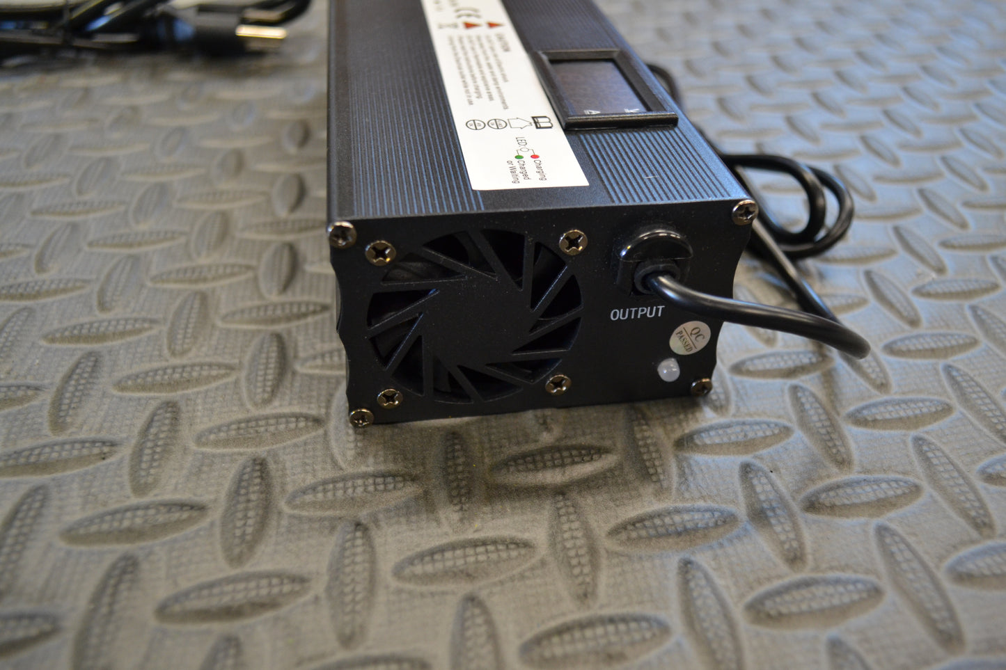 Smart Charger - 60V - Adjustable Current and Voltage